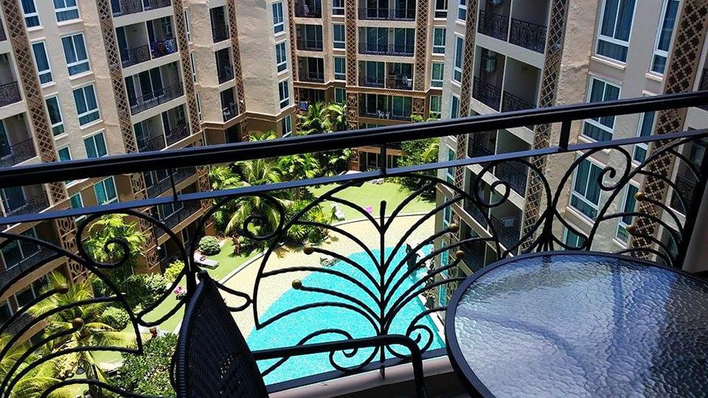 Atlantis Residence Jomtien Beach Exteriör bild