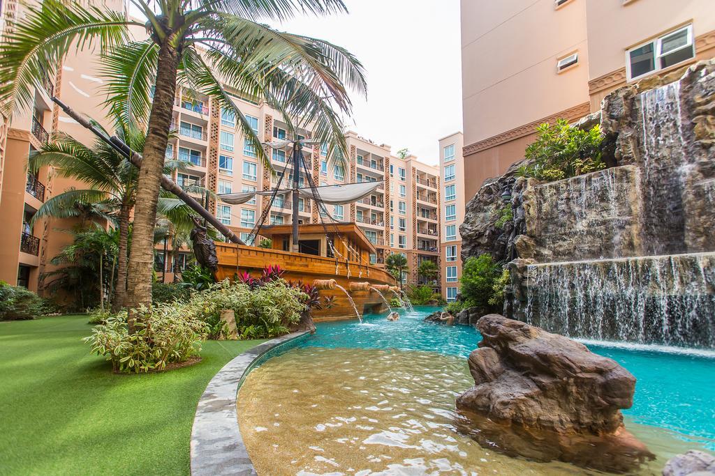 Atlantis Residence Jomtien Beach Exteriör bild
